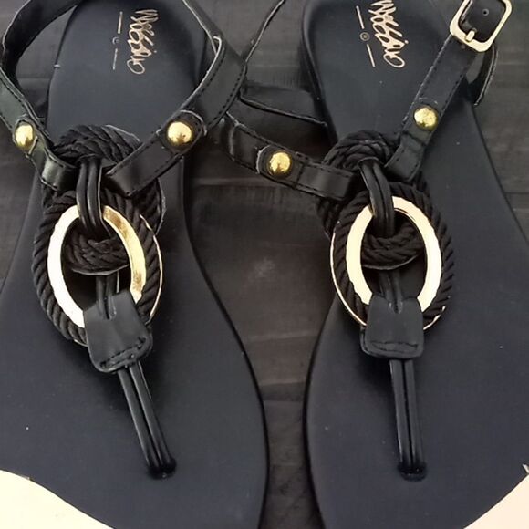 Black and gold sandals size 9 - Picture 6 of 7